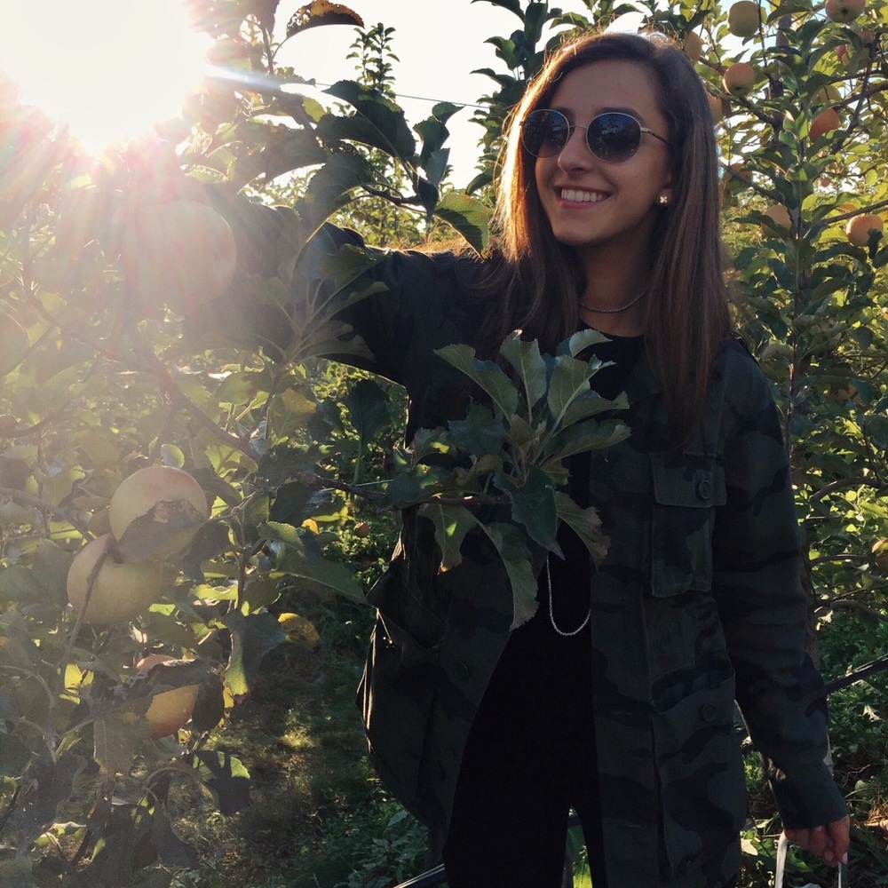 Meet your Posher, Ariana